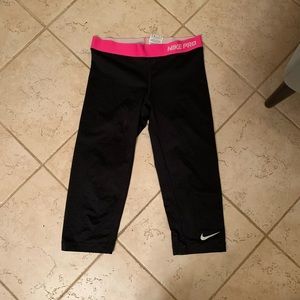 Nike pro cropped leggings